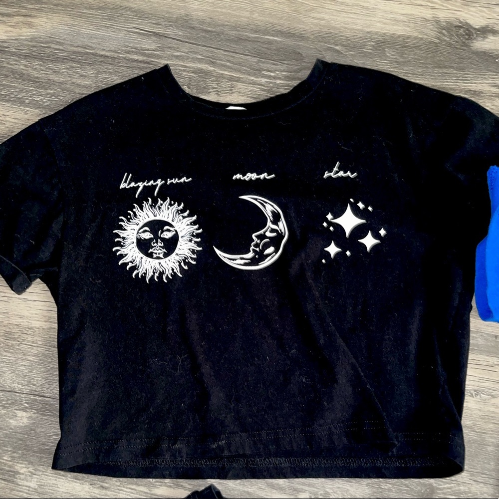 Girls size 10-12 (Med-Large). Lot of 8 shirts, Mudd & Old Navy shirts are nwot.